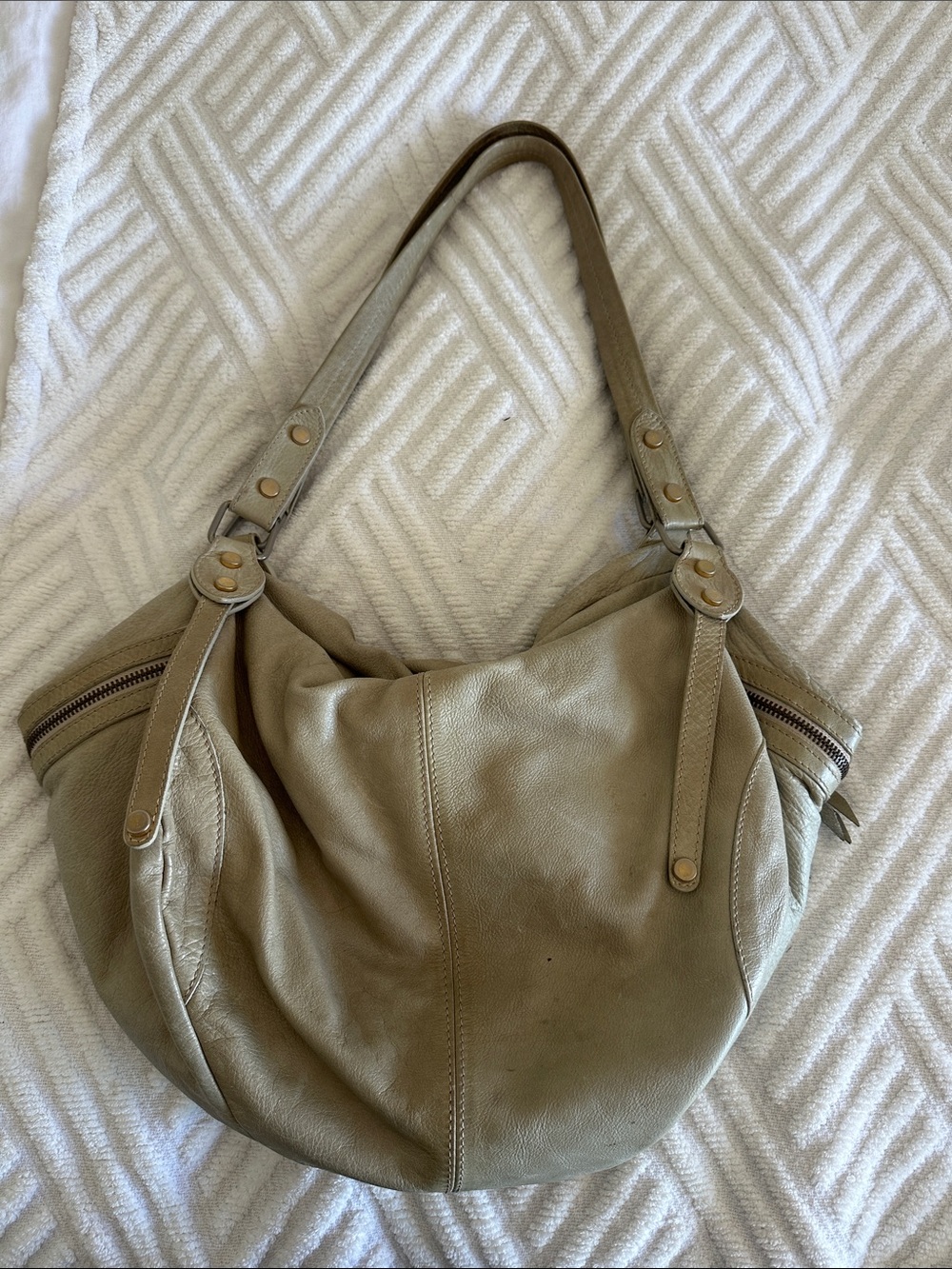 Everyday Leather Shoulder Hobo Bag in Taupe
